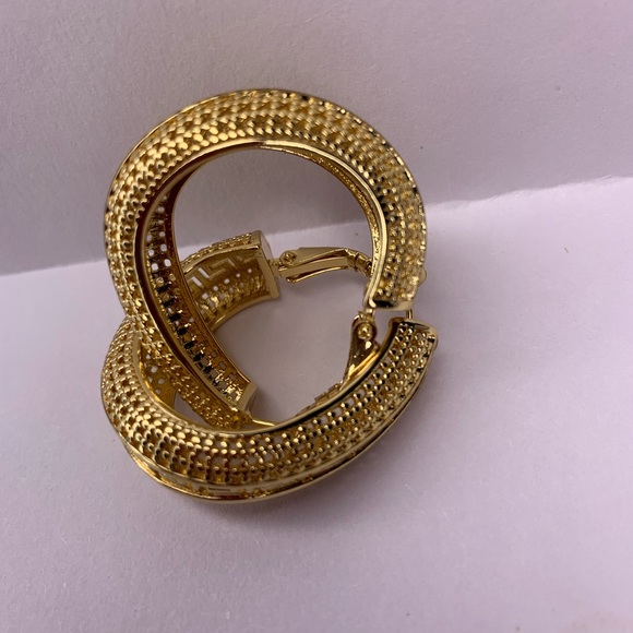 Triangle Shaped Earrings and Pendant Long Lasting Jewelry Set - Picture 9 of 15